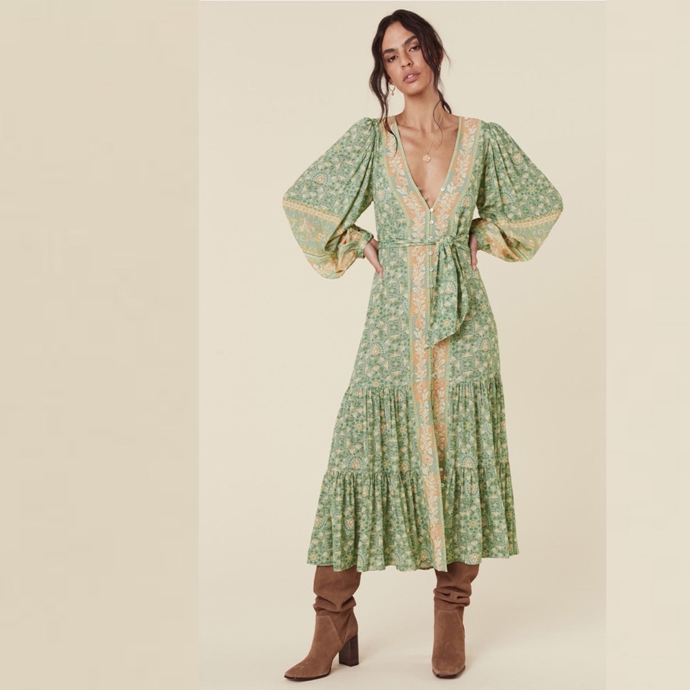 Spell
Madame Peacock Button Through Gown Emerald